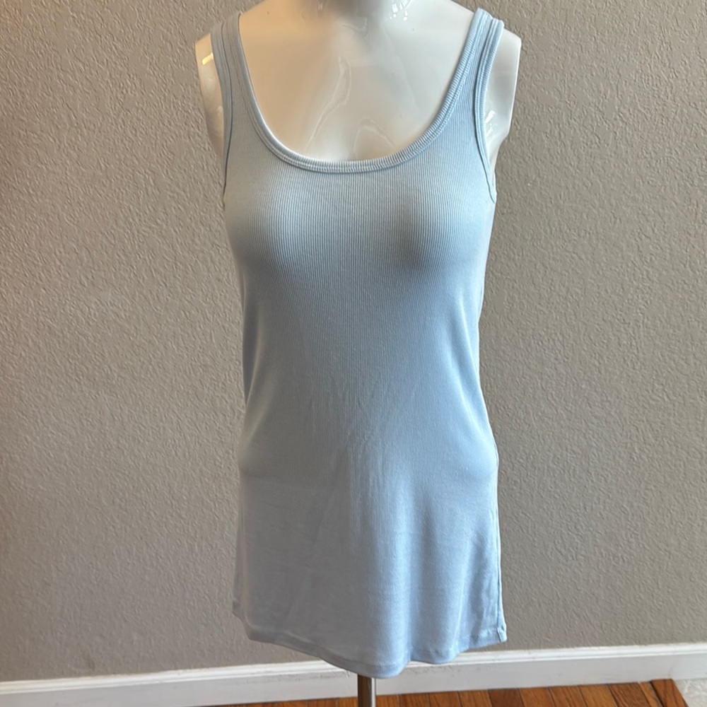CAbi Blue Fitted Sleeveless Tank Top size small‎